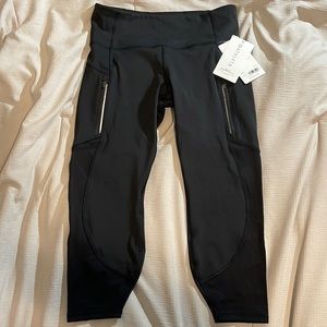 BNWT Athleta 7/8 Legging Tight size M